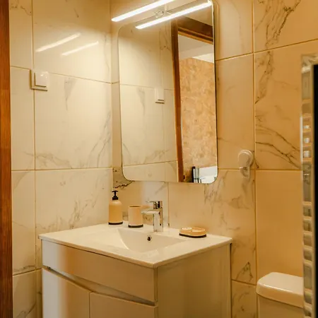 Apartman Gamboa - *